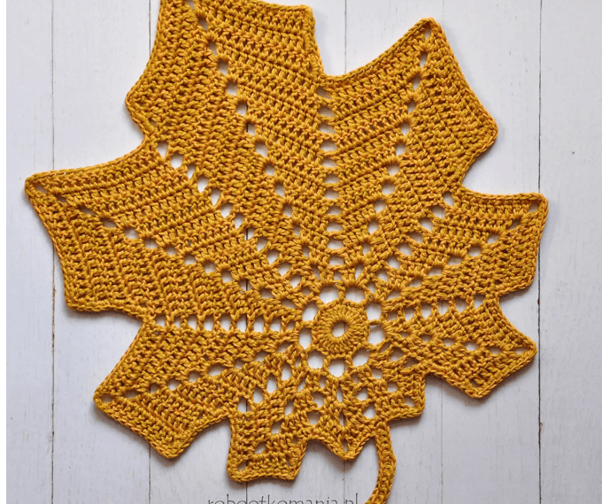 Golden Maple Leaf : A Free Crochet Pattern for Fall!